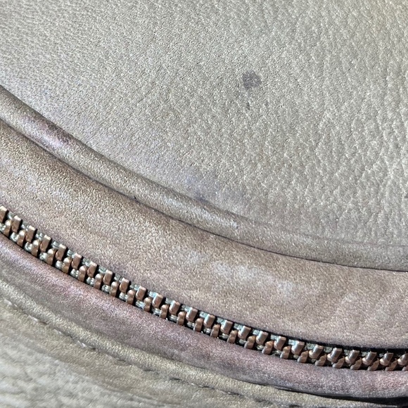 ON HOLD vintage coach sonoma fishing creel in SAGE nubuc suede - Picture 8 of 9